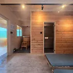 Water Hideout - Floating Luxury In Pure Wilderness *