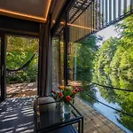 Botel Water Hideout - Floating Luxury In Pure Wilderness *