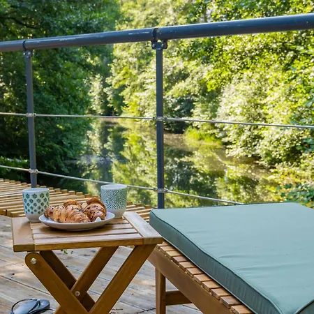 Water Hideout - Floating Luxury In Pure Wilderness *