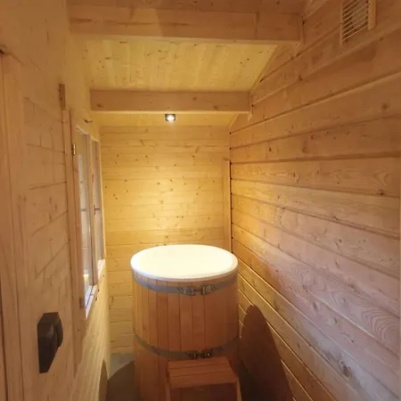 Hotel na wodzie Water Hideout - Floating Luxury In Pure Wilderness *