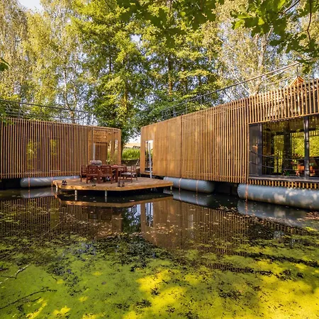 Water Hideout - Floating Luxury In Pure Wilderness Botel