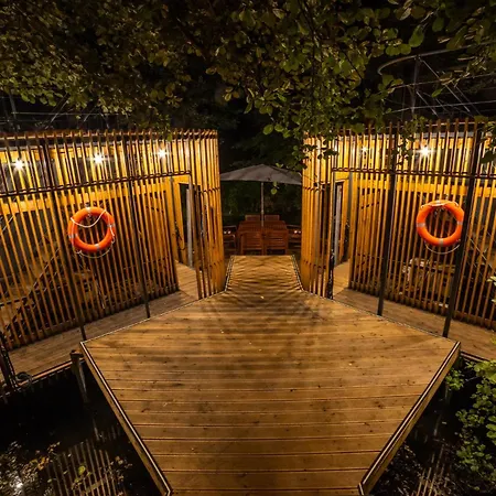 Botel Water Hideout - Floating Luxury In Pure Wilderness Wysoka (Wroclaw)
