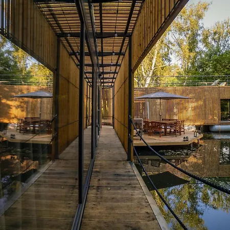 Water Hideout - Floating Luxury In Pure Wilderness Bådhotel *