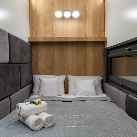 Water Hideout - Floating Luxury In Pure Wilderness Bådhotel *