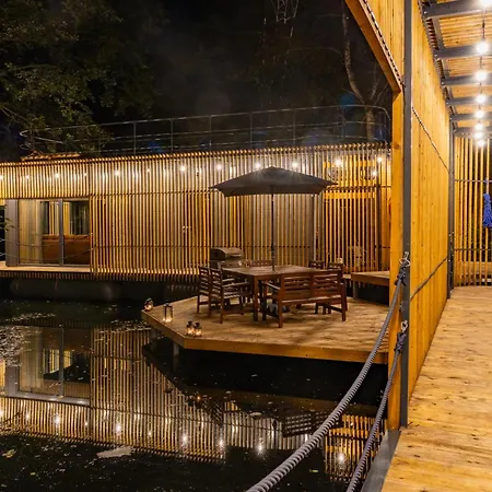 Water Hideout - Floating Luxury In Pure Wilderness * Wysoka (Wroclaw)