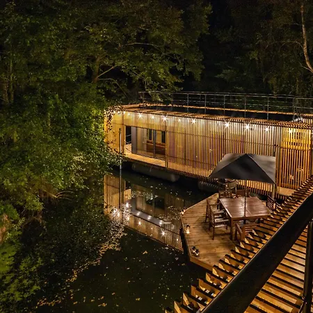 Water Hideout - Floating Luxury In Pure Wilderness Bådhotel