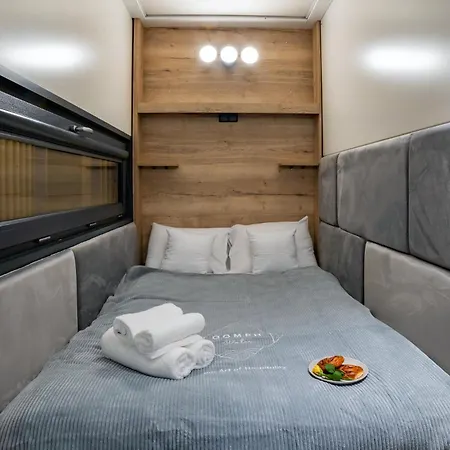 Hotel na wodzie Water Hideout - Floating Luxury In Pure Wilderness