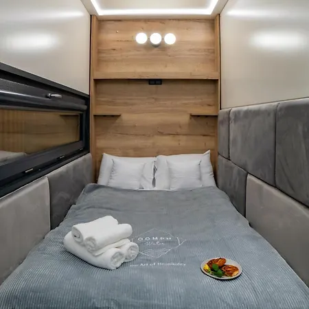 Water Hideout - Floating Luxury In Pure Wilderness *