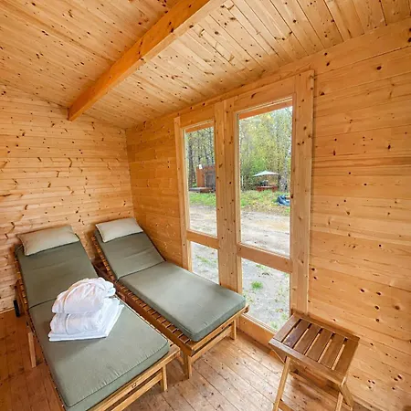 Hotel na wodzie Water Hideout - Floating Luxury In Pure Wilderness Wysoka (Miedzyrzecz)