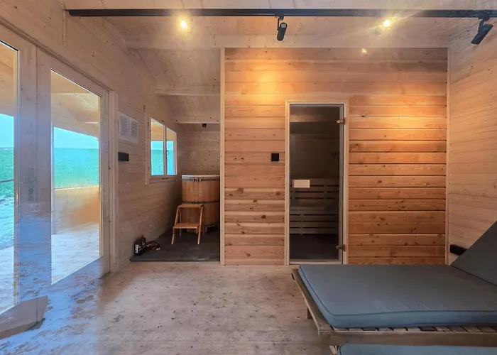 Water Hideout - Floating Luxury In Pure Wilderness *