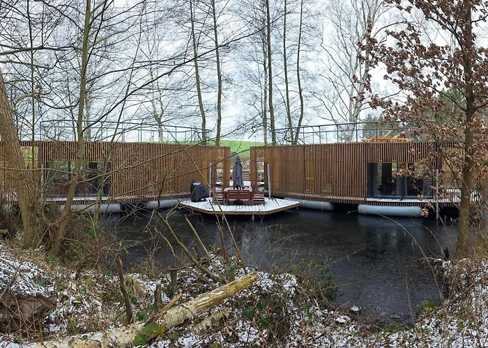 Water Hideout - Floating Luxury In Pure Wilderness Ботель