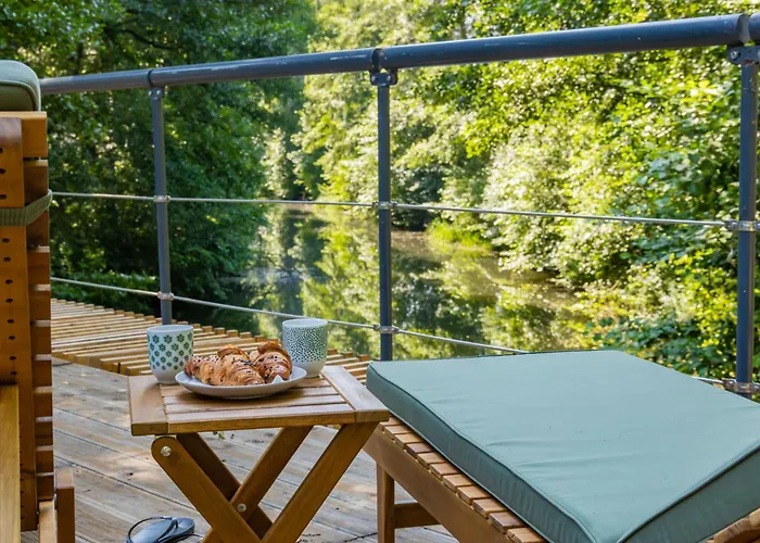 Water Hideout - Floating Luxury In Pure Wilderness *