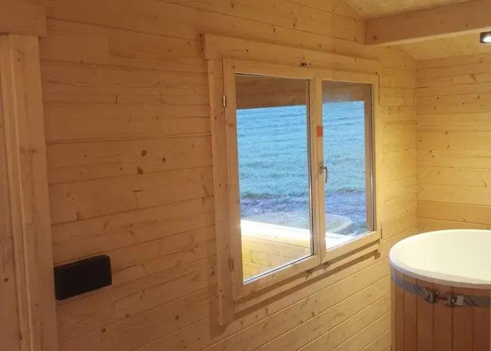 Water Hideout - Floating Luxury In Pure Wilderness *