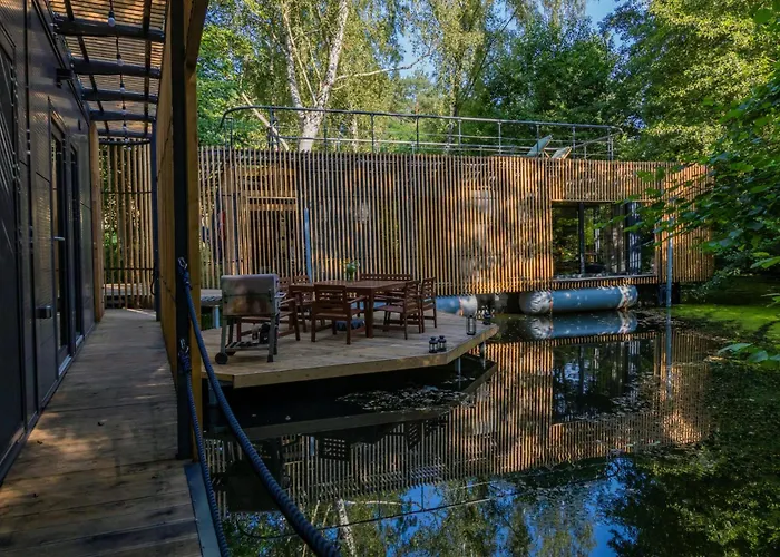 Ботель Water Hideout - Floating Luxury In Pure Wilderness *