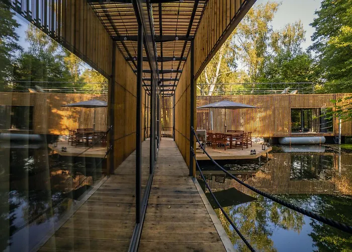 Water Hideout - Floating Luxury In Pure Wilderness Botel *
