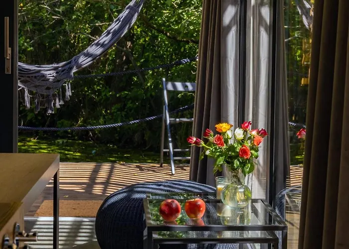 Botel Water Hideout - Floating Luxury In Pure Wilderness *