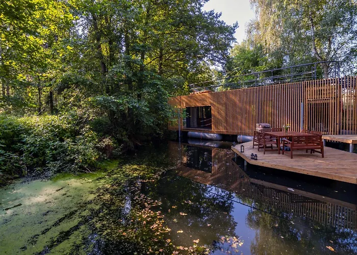 Ботель Water Hideout - Floating Luxury In Pure Wilderness
