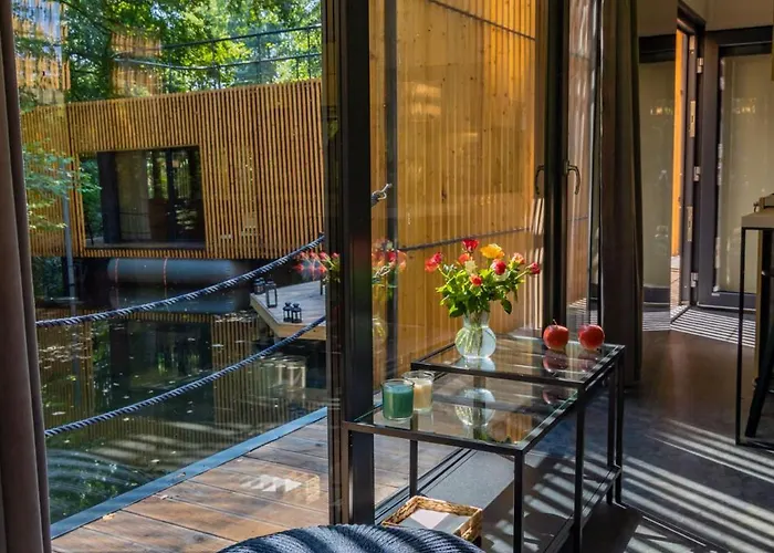 Water Hideout - Floating Luxury In Pure Wilderness *