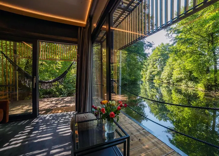 Ботель Water Hideout - Floating Luxury In Pure Wilderness *